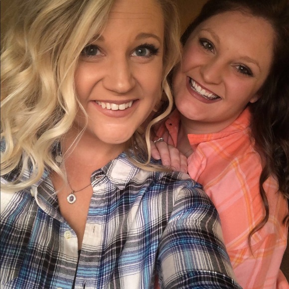 Meet your Posher, Mariah - Picture 3 of 3